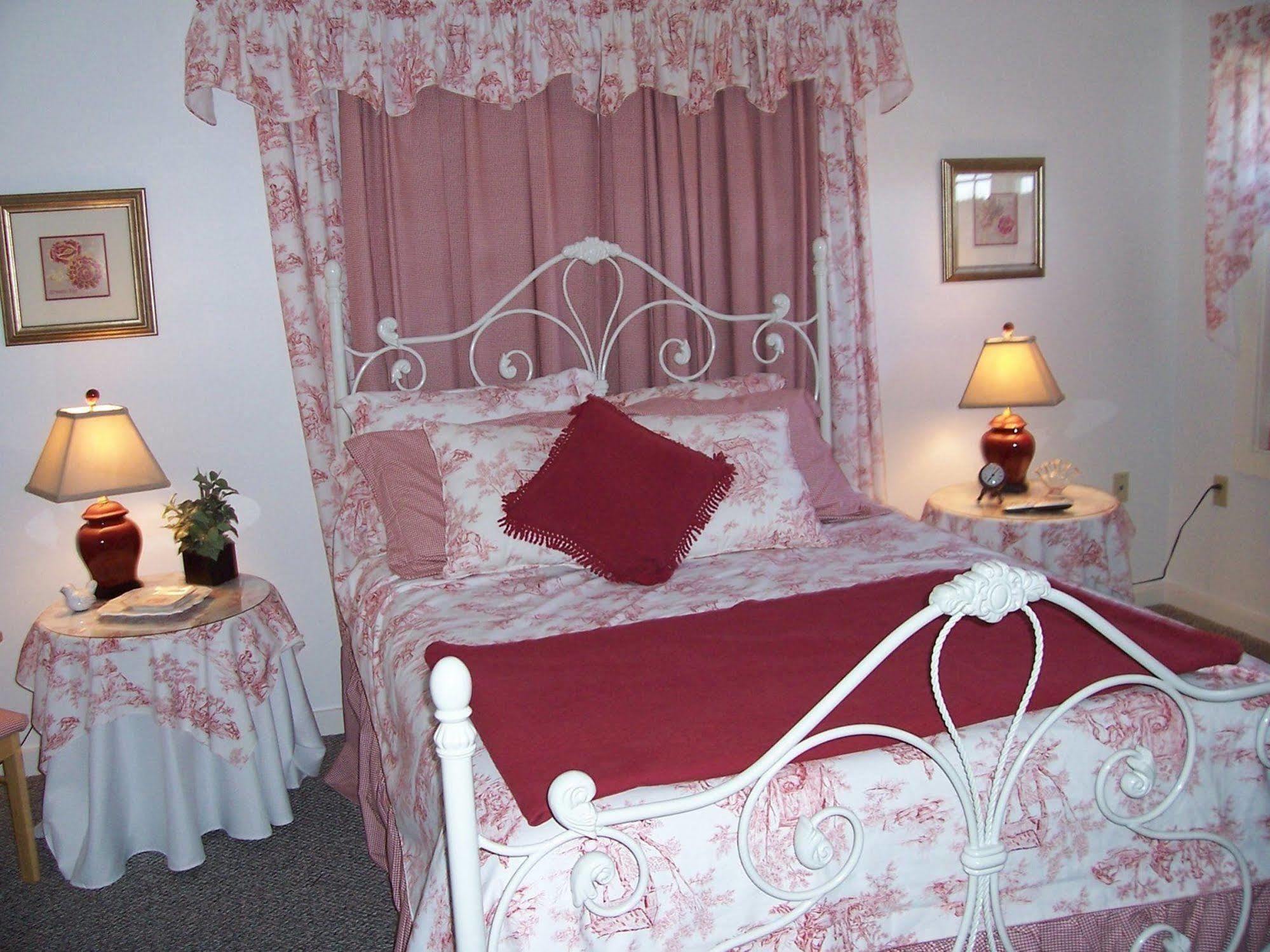 Camelot Restaurant & Inn Clarks Summit Esterno foto