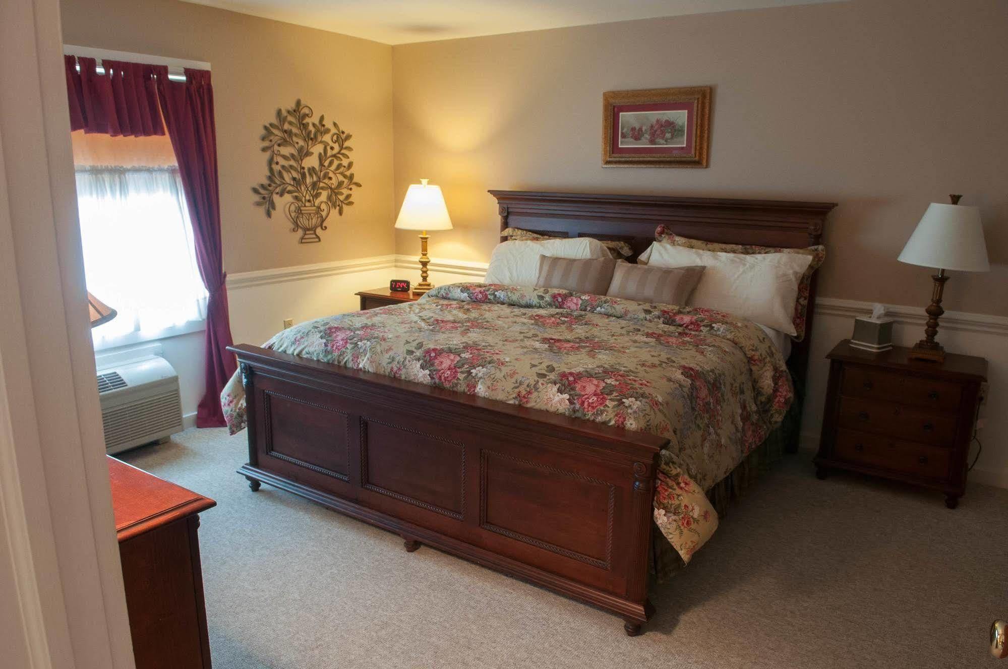Camelot Restaurant & Inn Clarks Summit Esterno foto